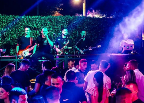 Fotografija 1 - FOTO Caffe Bar Mozart i Grupa Ljubav jamče nezaboravan Dan žena!