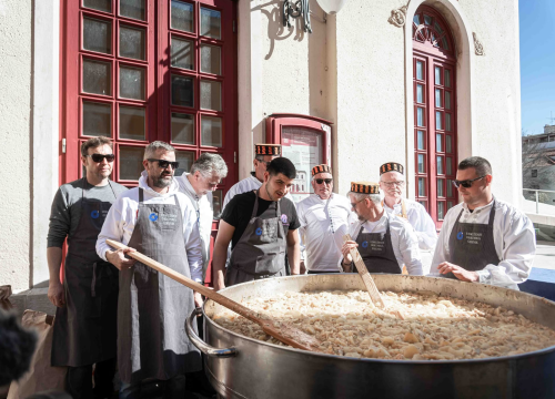 Vremenski uvjeti ovog puta idealni: Šibenski obrtnici građanima podijelili 1000 porcija bakalara