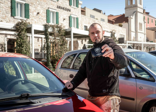 Fotografija 2 - FOTO: Korisna i legalna stvarčica: Denis Periša uskoro u prodaju pušta uređaj koji vozače upozorava na sve kamere u blizini