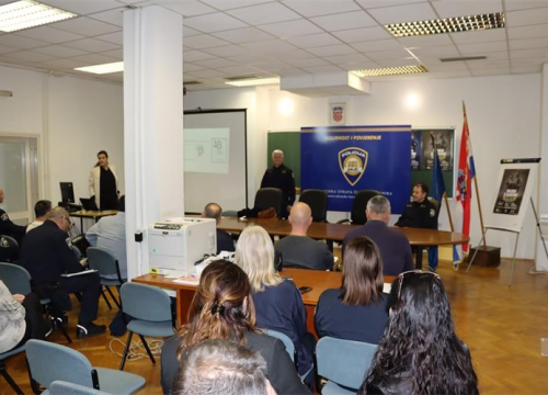 Rukovoditelji PU Šibensko-kninske slušali predavanje o mentalnom zdravlju i psihosocijalnoj zaštiti