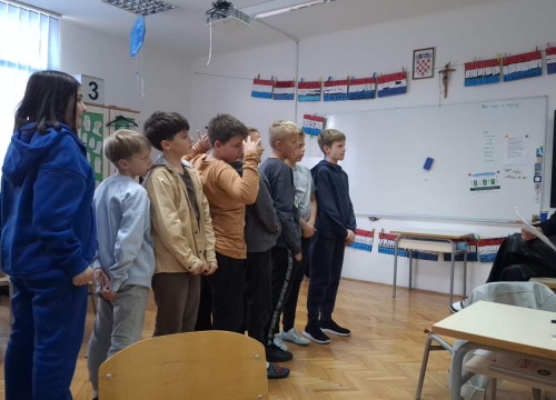 Koraci prema održivosti: Udruga Argonauta održala prvu radionicu recikliranja u Katoličkoj osnovnoj školi