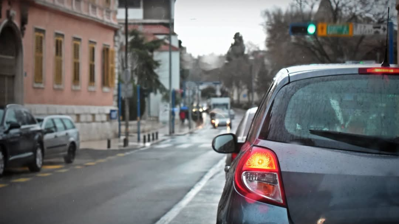 Promjenjivo, oblačno, mjestimice kiša koja donosi saharski pijesak