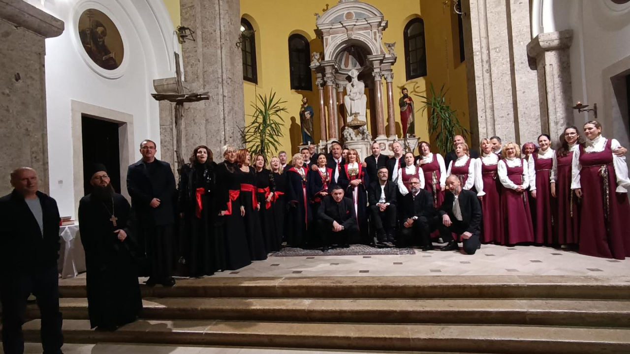 Stoljetna tradicija pučkih korizmenih napjeva: Klape nastupile na korizmenom koncertu u Drnišu