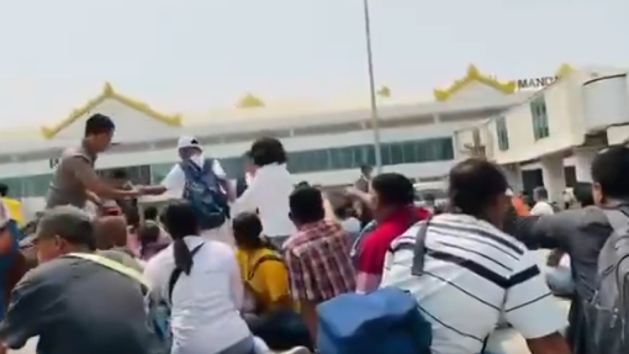 Izvanredno stanje u Mjanmaru: Žena rodila na ulici nakon evakuacije bolnice