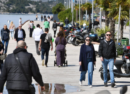 Dijelovi Hrvatske bore se s poplavama, a u Šibeniku danas sasvim drugačiji prizori