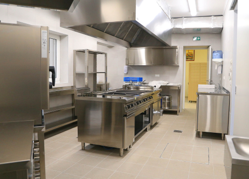 Fotografija 8 - FOTO: Otvorena i blagoslovljena obnovljena Caritasova pučka kuhinja u Šibeniku