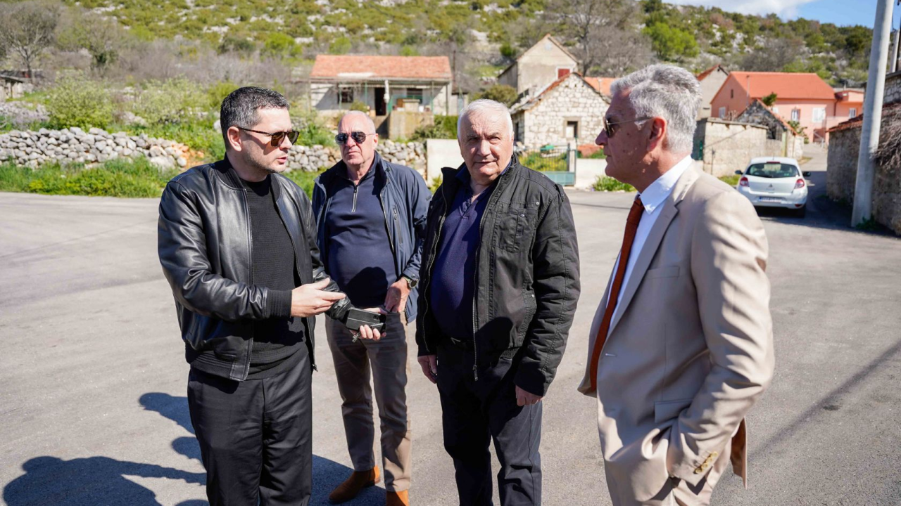 Lepenica dobila vodovodnu mrežu: Gradonačelnik Burić i direktor Vodovoda u obilasku mjesta