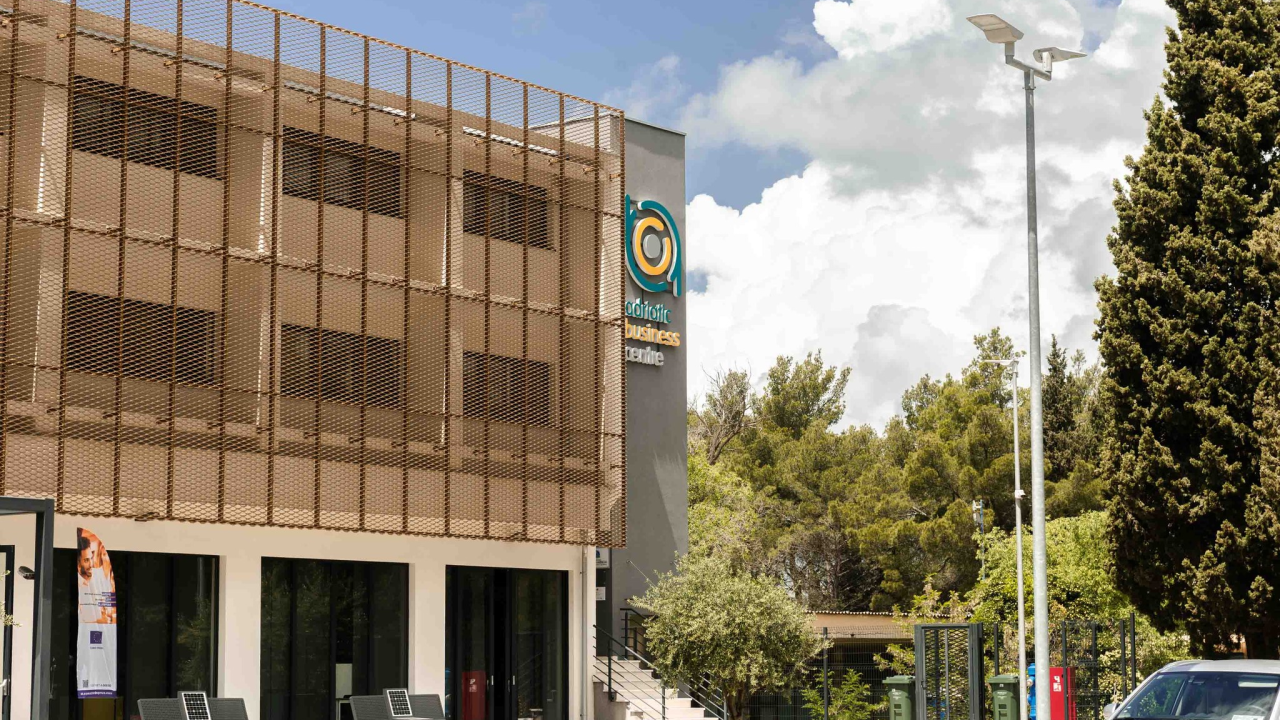 Saznajte više o zapošljavanju stranih radnika na besplatnoj radionici!