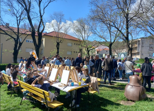 Fotografija 6 - Uskrsni sajam u Kninu okupio brojne posjetitelje