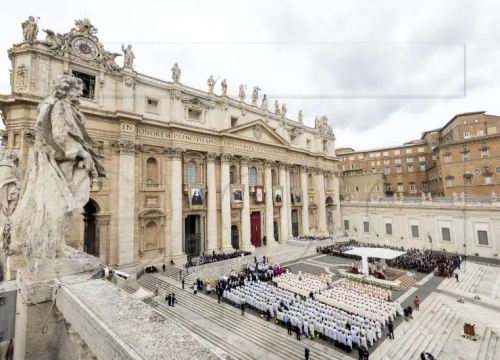 U Vatikanu je zavladala sedisvakancija