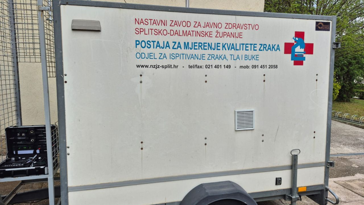 Kninjani se žalili na smrad pa dobili postaju za mjerenje kvalitete zraka