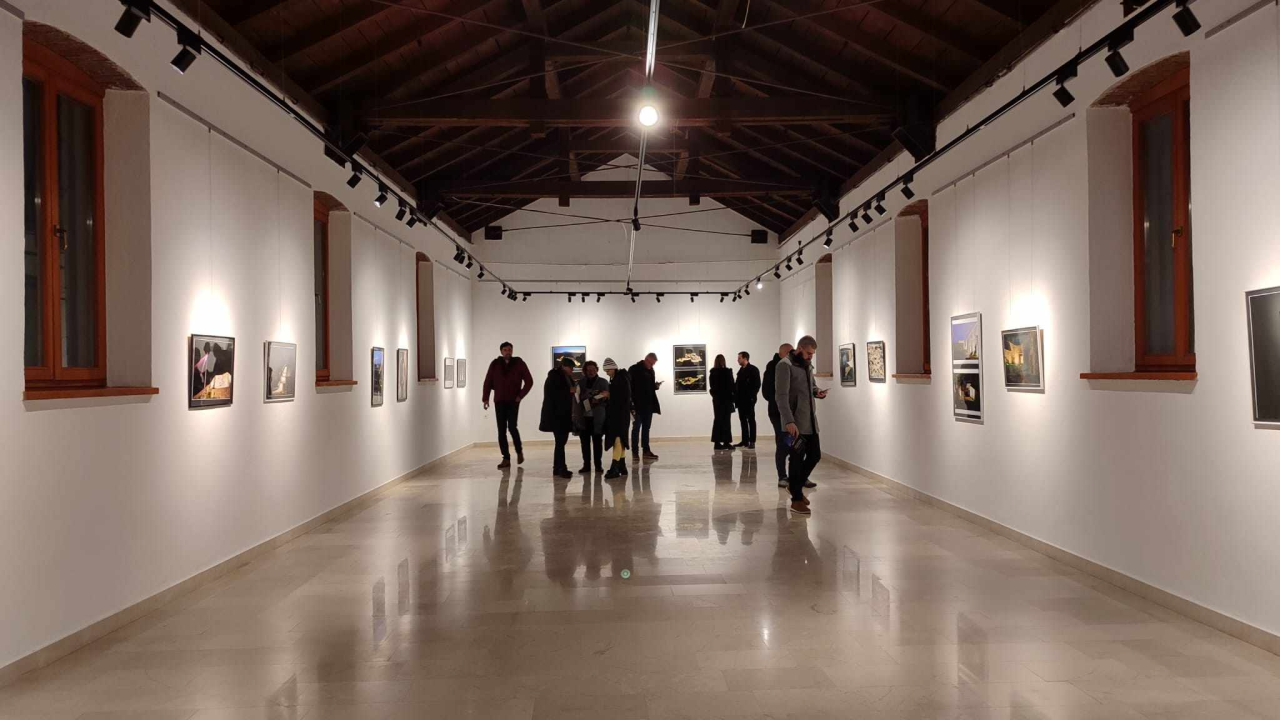 Udruga Arka u Kninskom muzeju: U petak otvorenje izložbe radova bosanskohercegovačkih umjetnika