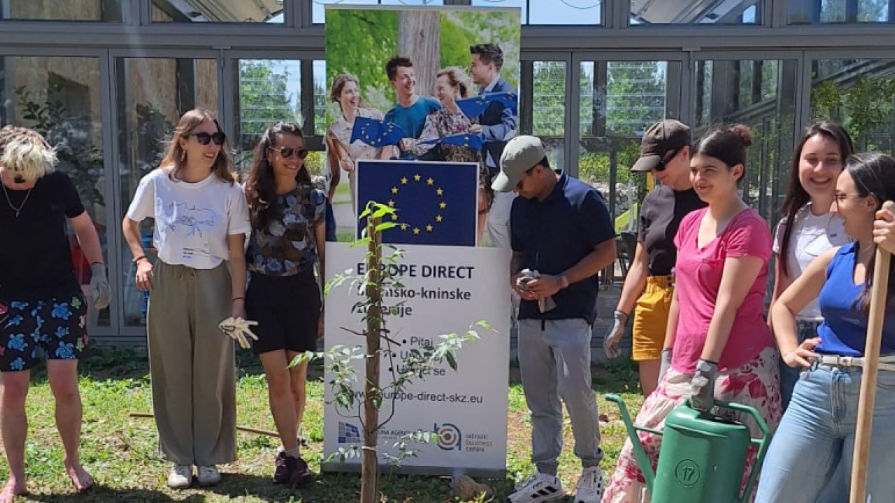 Šibenik obilježio Dan Europe sadnjom Europskog stabla i promocijom EU programa za mlade