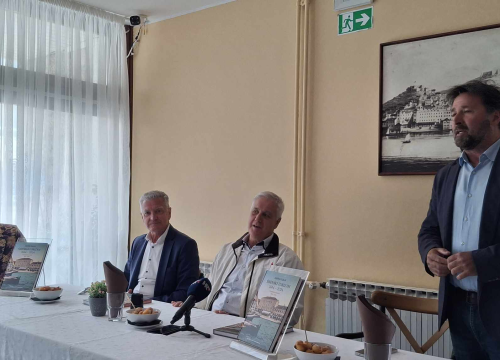 Od prvog kruzera do svjetske destinacije: Monografija Darka Gulina kao putovanje kroz 180 godina šibenskog turizma