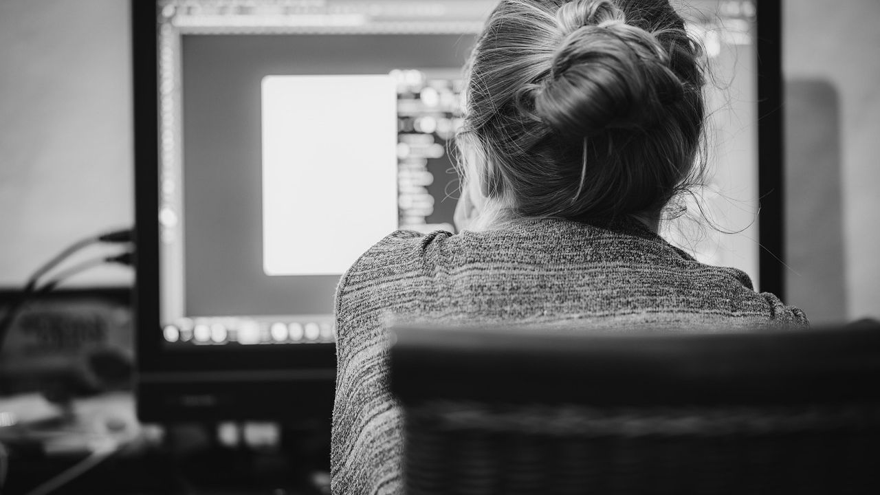 Žena iz Knina (50) nasjela na računalnu prijevaru i ostala bez 10.006 eura