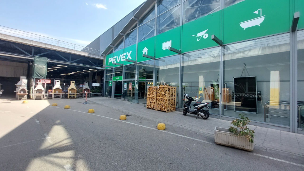 PEVEX u Šibeniku slavi rođendan i časti kupce s 15 posto popusta!