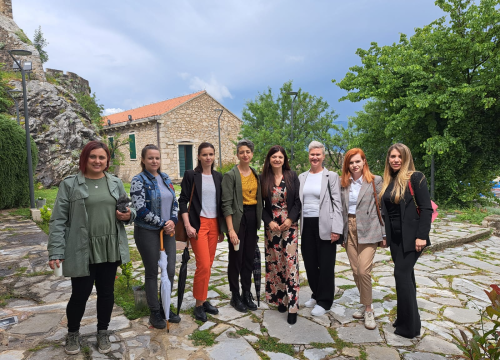 U Kninu održan okrugli stol u organizaciji udruge 'Čarobni svijet'