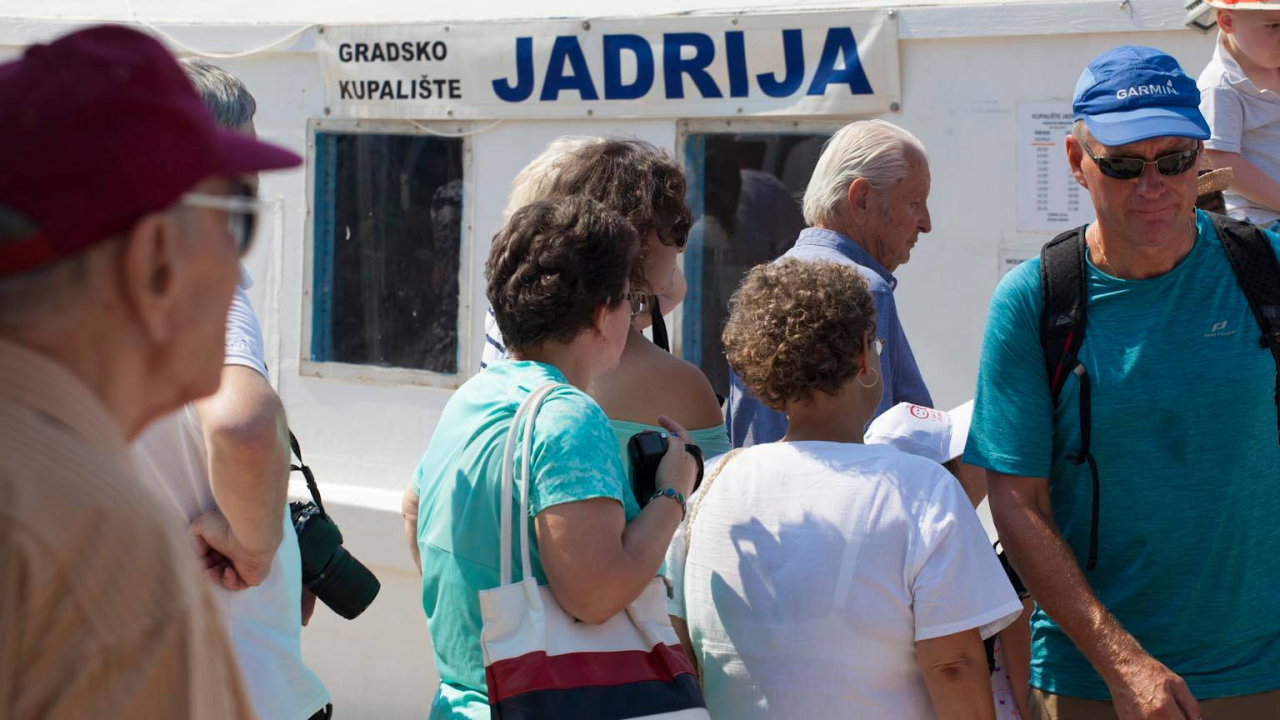 Traži se brodski prijevoznik putnika za linije od Šibenika do Martinske i Jadrije