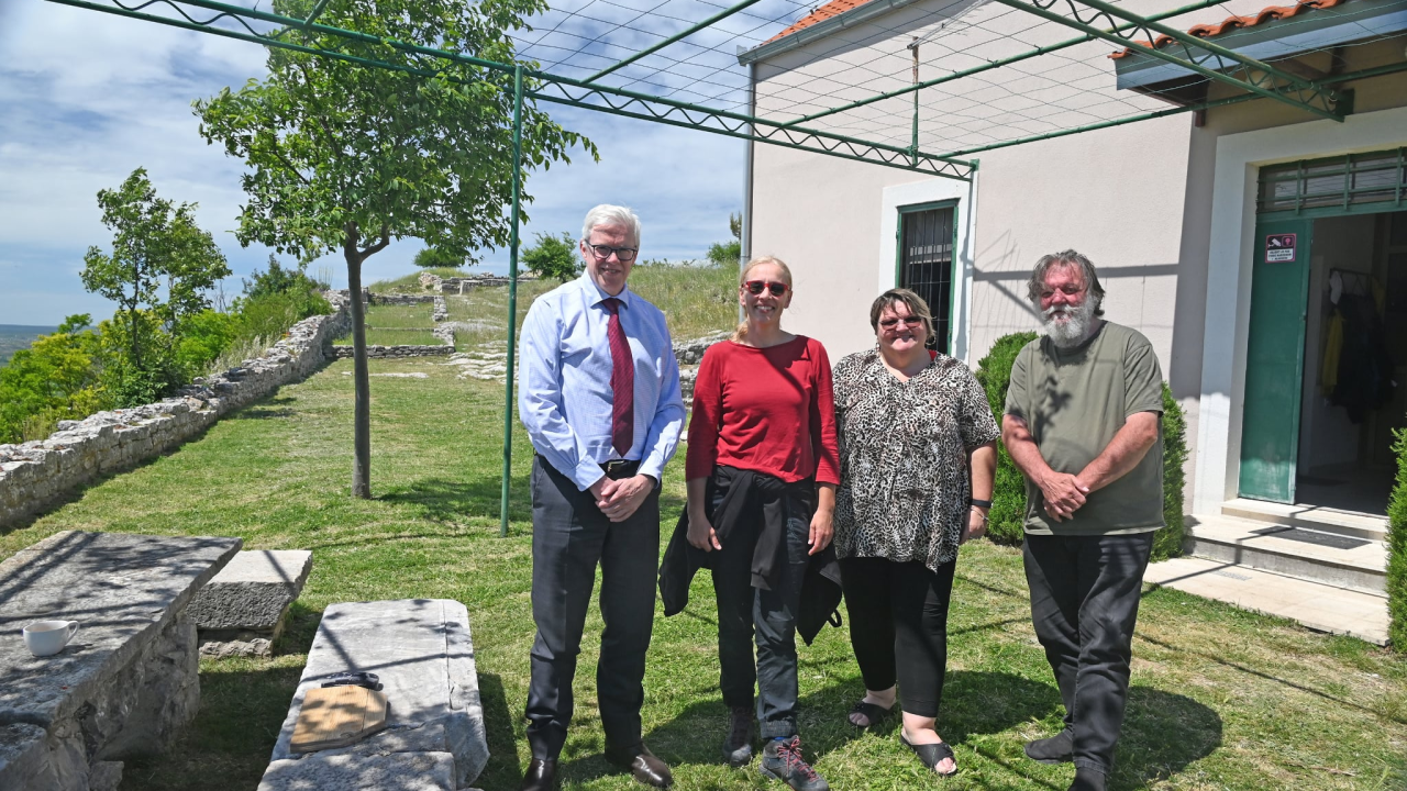 Australski veleposlanik posjetio Bribirsku glavicu: Istaknuo važnost međunarodne suradnje