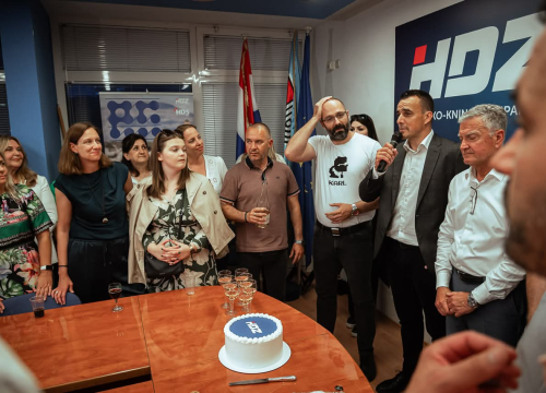 Fotografija 3 - Burić i Rakić uvjerljivo slavili u Šibeniku i županiji, HDZ navodno dogovorio većinu u Županijskoj skupštini