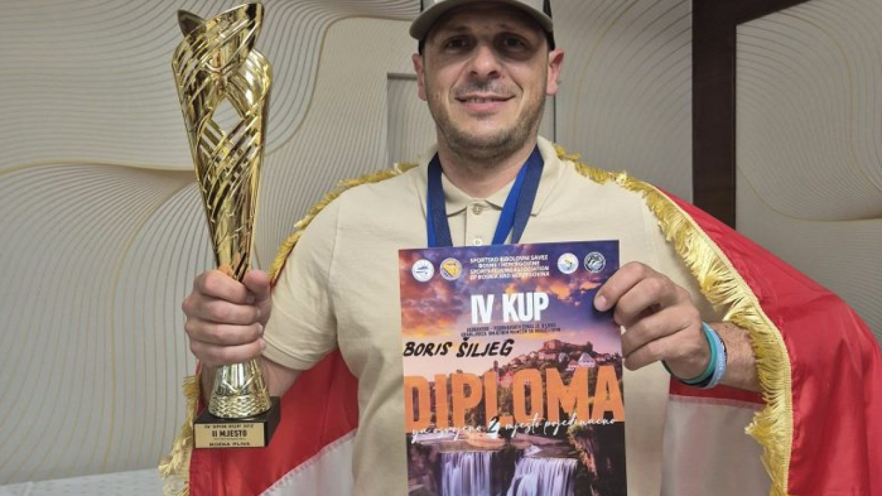 Kninski ribolovac Boris Šiljeg srebrni na Jadransko-podunavskom kupu u Jajcu