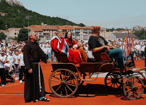 Fotografija 24 - Knin proslavio 950. obljetnicu krunidbe kralja Dmitra Zvonimira Milenijskom fotografijom