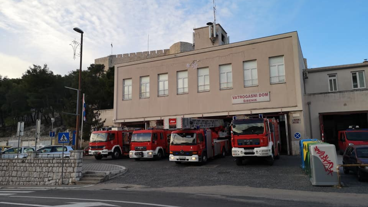Vatrogasci danas intervenirali na četiri požara u županiji. Svi su ugašeni