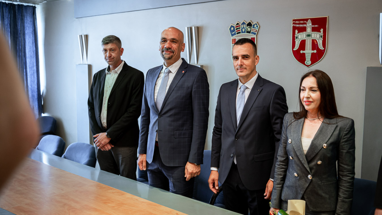 Jelić kazao kako Županiju ostavlja bez dugova, Rakić vjeruje da će Skupština biti vrelo političke stabilnosti