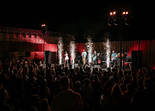 Počelo koncertno ljeto na Tvrđavi sv. Mihovila: Belan proslavio 40 godina karijere i 11 godina pozornice