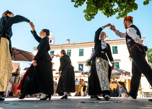 Taste like... Skradinska marenda spojila tradiciju, glazbu i mirise domaće kuhinje