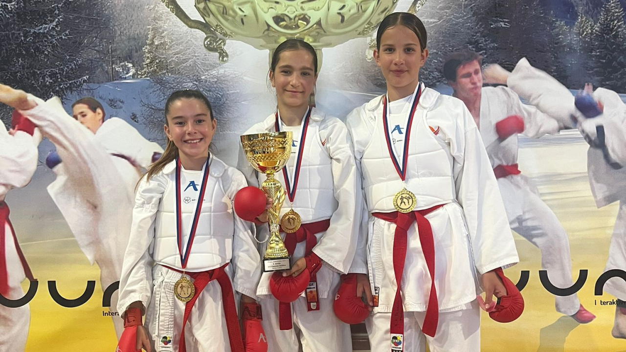 Karateke Phoenixa iz Šenčura donijeli u Murter 14 individualnih i dvije ekipne nagrade