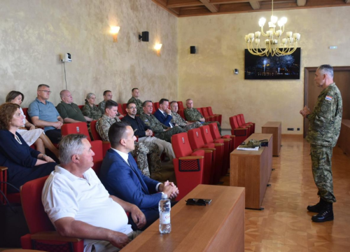 Polaznici Ratne škole 'Ban Josip Jelačić' posjetili Šibenik