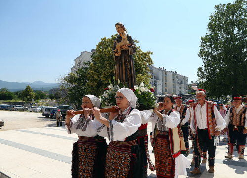 Biskup Rogić predvodio misno slavlje u Kninu povodom blagdana sv. Ante