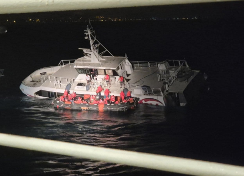 Svi putnici s tonućeg katamarana kod Zadra su spašeni