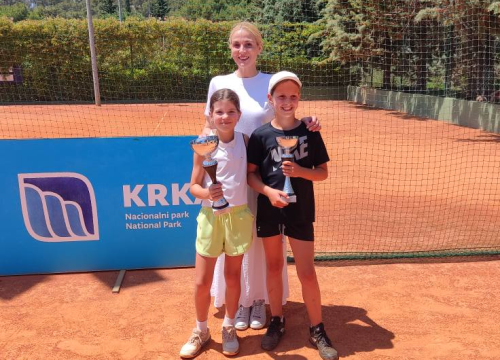 Fotografija 16 - U sklopu MDF-a održan teniski turnir za najmlađe na Šubićevcu