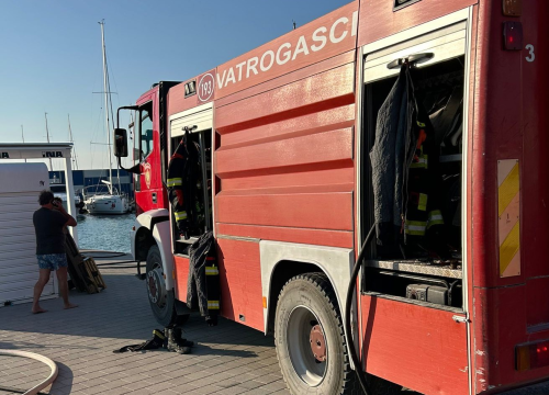 Onečišćenje mora u Murteru: Austrijski državljanin greškom izlio 400 litara goriva u more