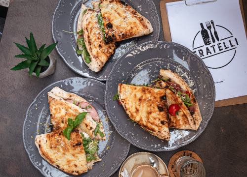 Jeste li probali slasne panuozzo sendviče Pizzerije Fratelli?