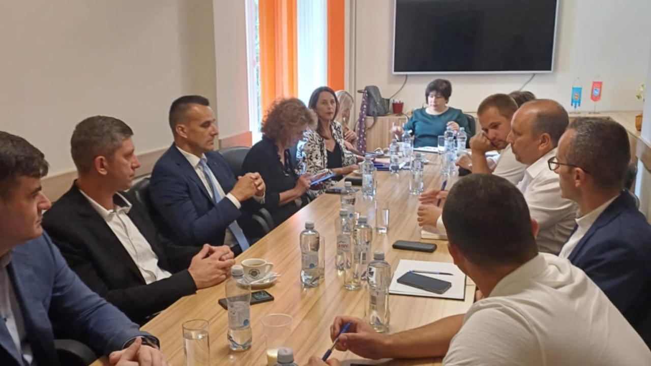 Izazovi regionalnog razvoja, prioritetni projekti i suradnja: Župan Rakić u službenom posjetu Gradu Kninu