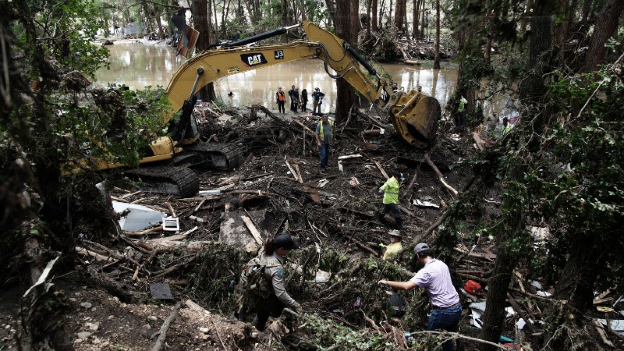 Gotovo stotinu poginulih u poplavama u Teksasu
