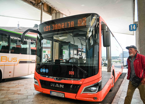 Treba li tijekom sezone uvesti dodatne linije gradskog i prigradskog prijevoza?: 'Nemoj brate, previše je i ovo, neka gužvi autima'