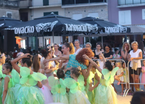 Fotografija 12 - Šibenčanka Meri Višnjić i njene balerine u Tribunju stvaraju bajku