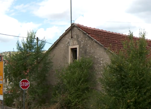 Sladićeva kuća u Drnišu 30 godina čeka obnovu, za pomoć se obratili i županu