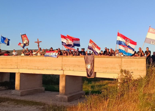 Održana molitvena hodnja u spomen na žrtve Domovinskog rata