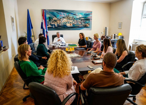 Kultura u fokusu: Ministrica Obuljen Koržinek posjetila Šibenik i podržala obnovu ključnih ustanova