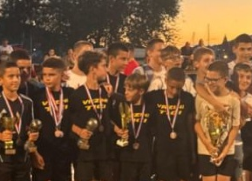 Fotografija 2 - FOTO West Hamu Ražine i turnir na male branke u Bilicama, kod veterana najbolji Vibromilf, kod djece Ikone