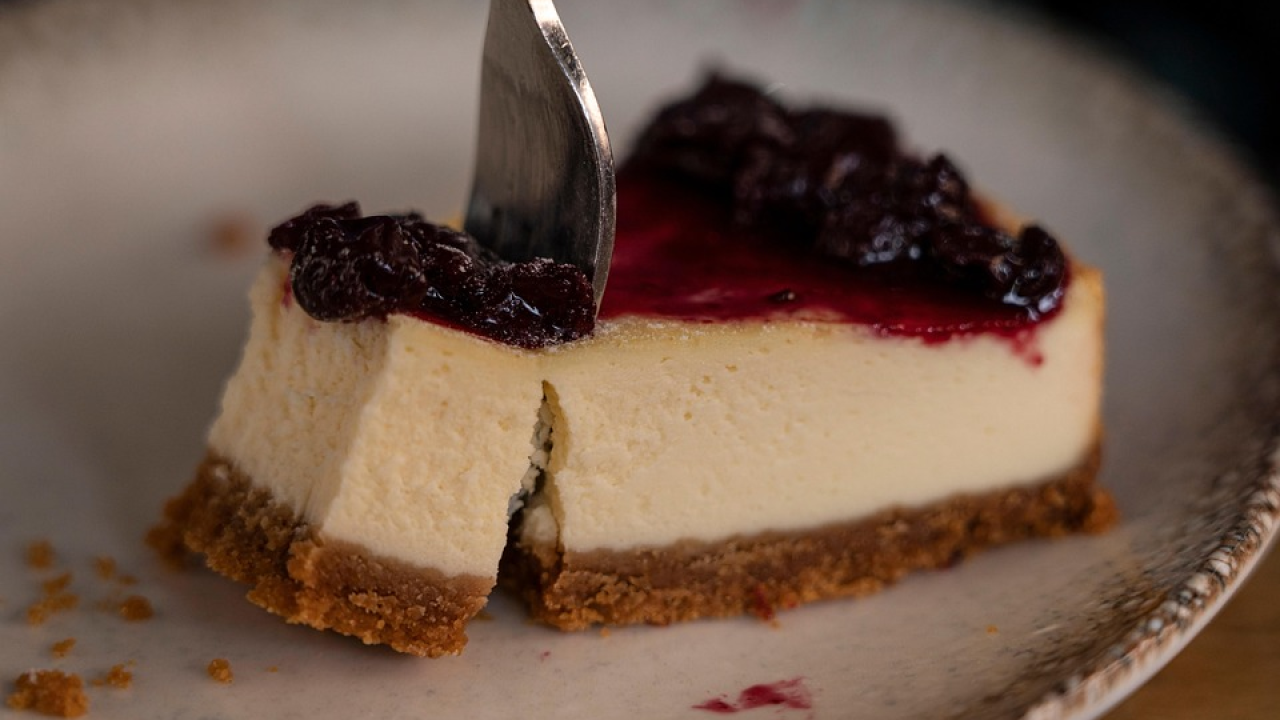 Lagani desert: Ljetna mileram torta s voćem je osvježenje koje svi traže