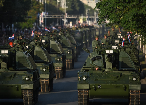 Preletom devet Rafalea završen veličanstveni vojni mimohod