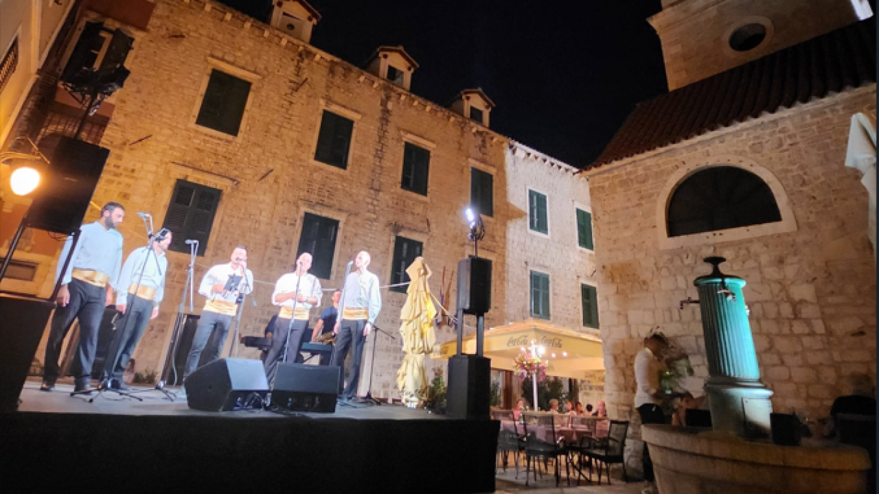 26. Šibenske klapske večeri: Večeras na Maloj Loži koncert Brane Bubice i klape Sebenico