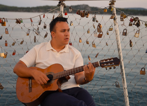 Šimun Ševerdija predstavlja spot pobjedničke pjesme Splitskog festivala 'Friž po friž'