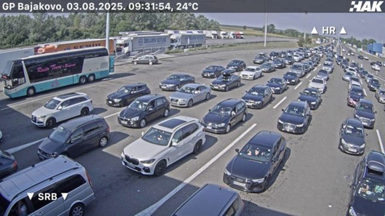 Kolnici mokri i skliski, kolona na Bajakovu duga 5 kilometara